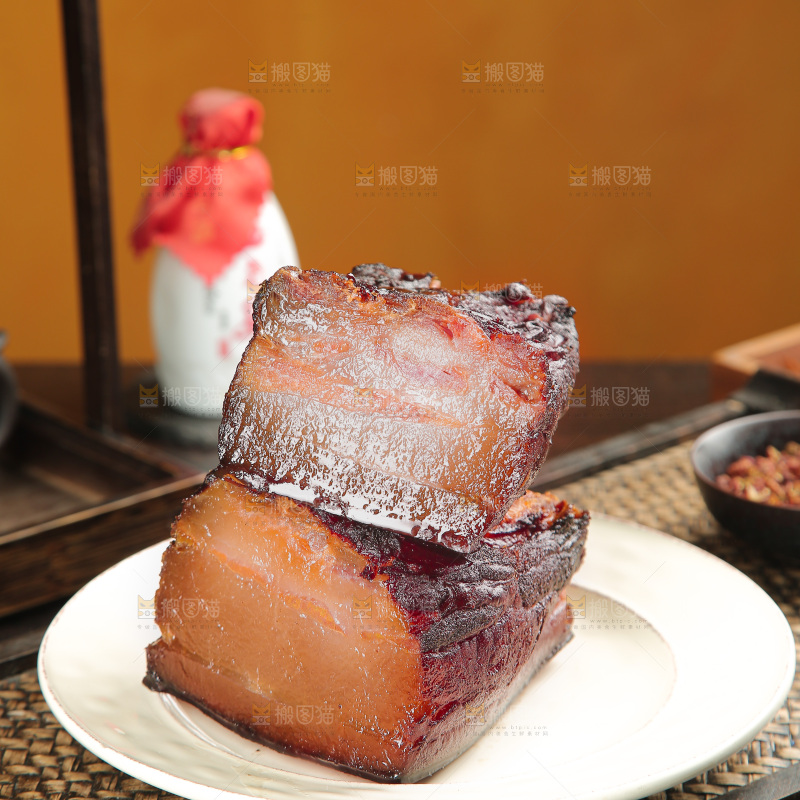 深底上的腊肉