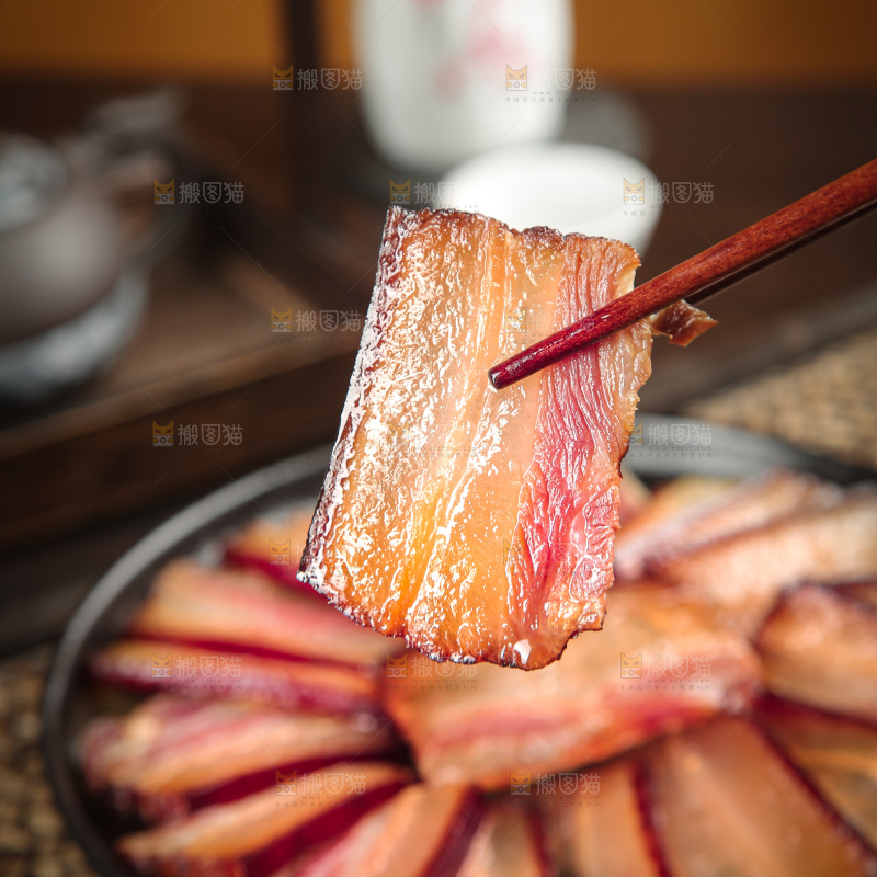 深底上的腊肉