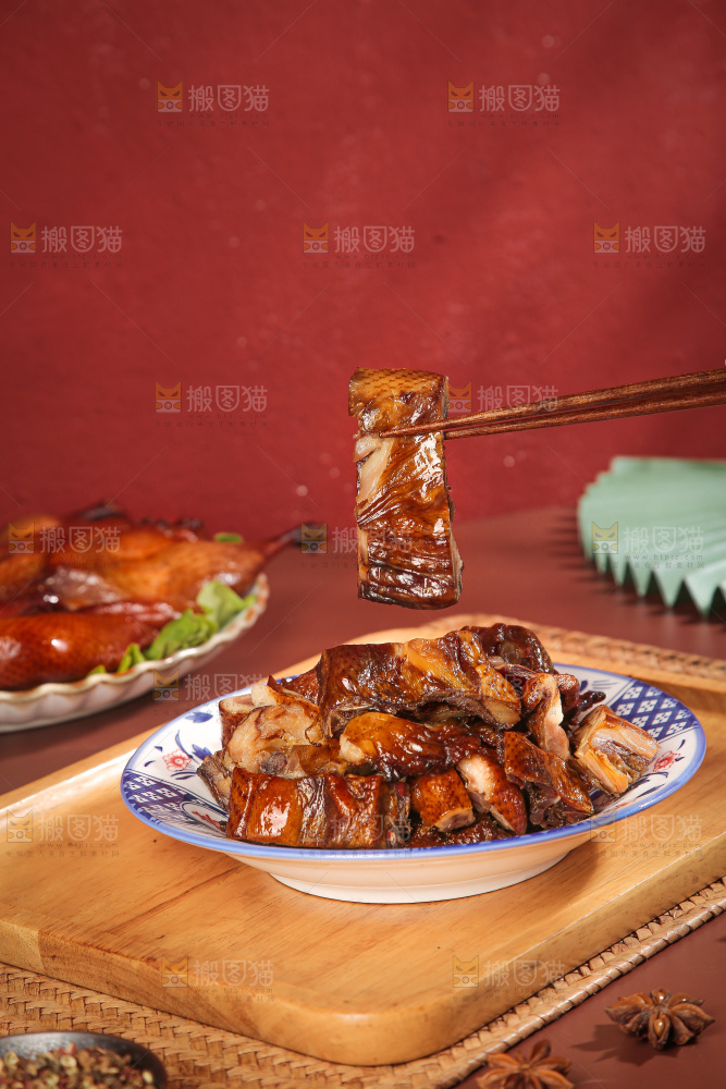 深底上的酱鸭