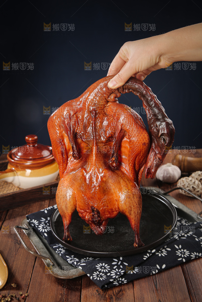深底上的酱鸭