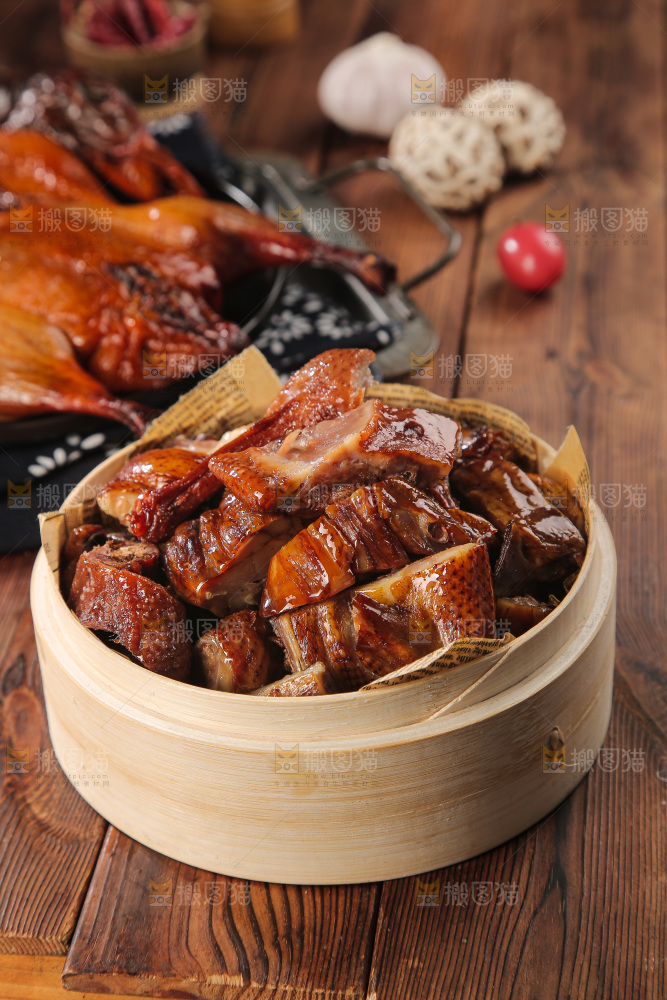 深底上的酱鸭