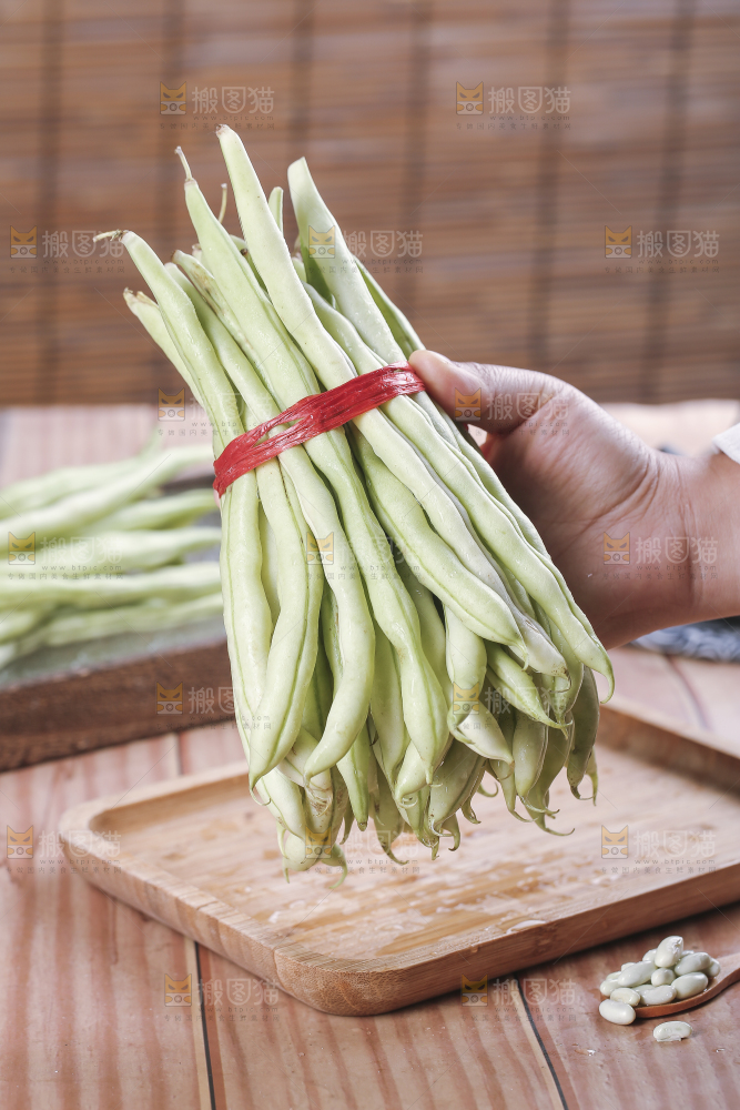 木底上的白芸豆角