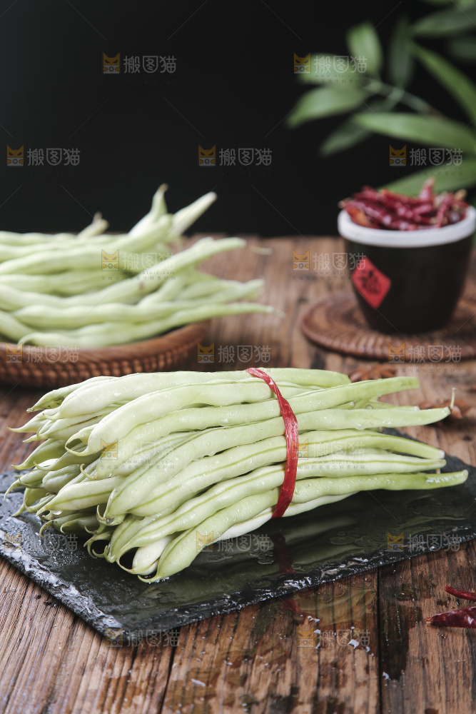 木底上的白芸豆角