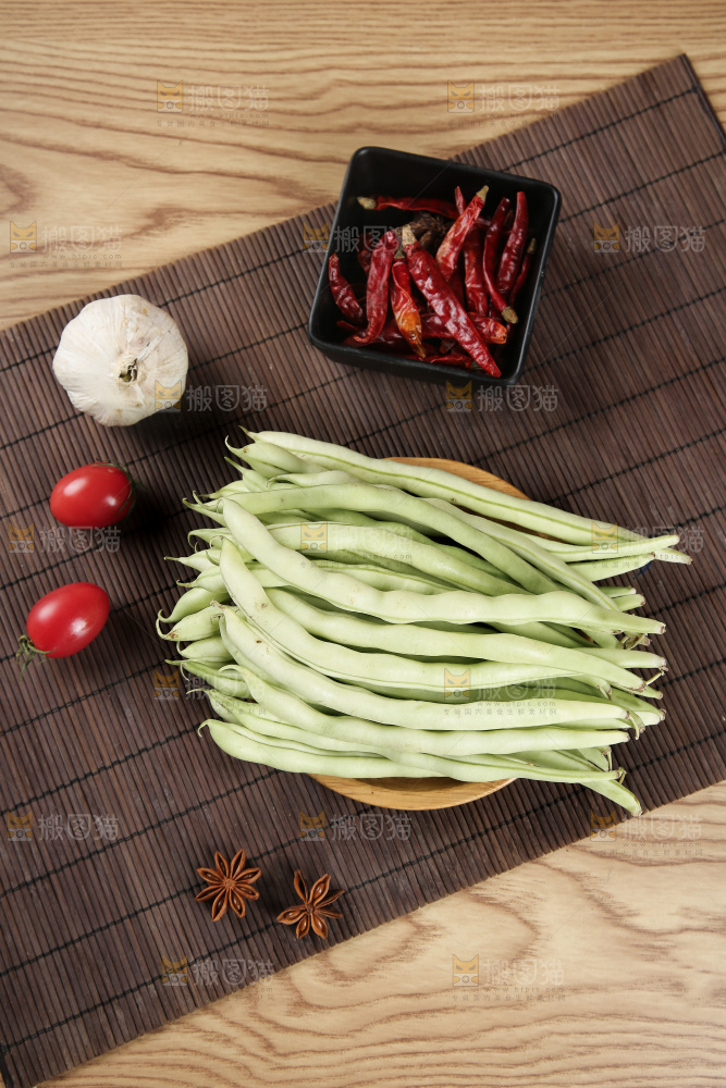 深底上的白芸豆角