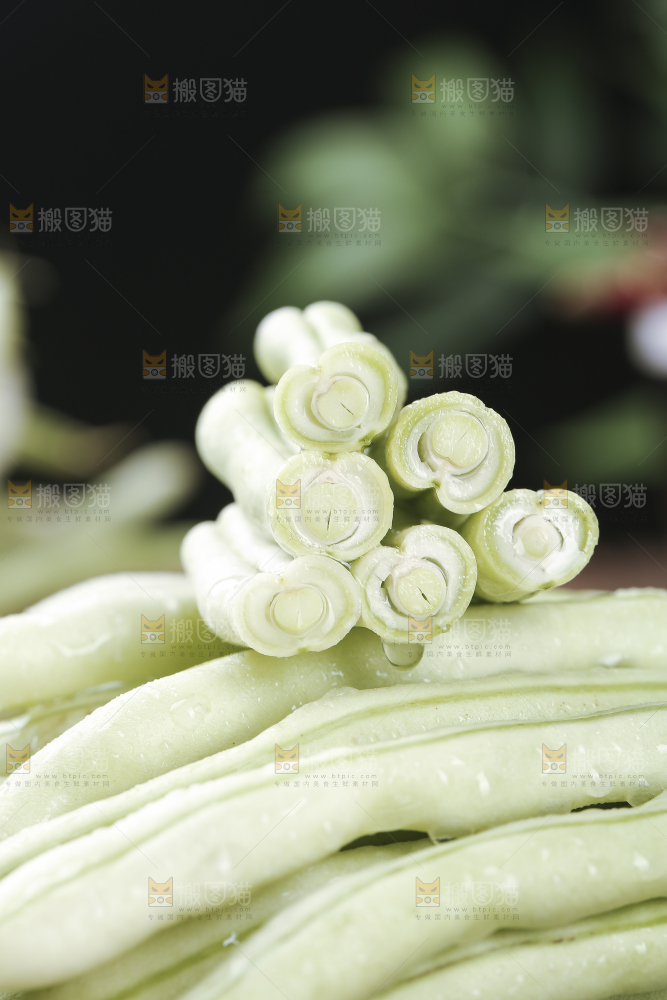 木底上的白芸豆角