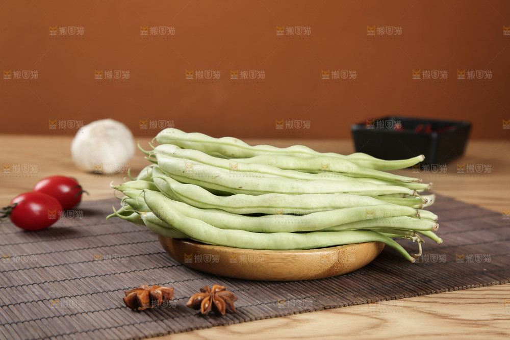 深底上的白芸豆角