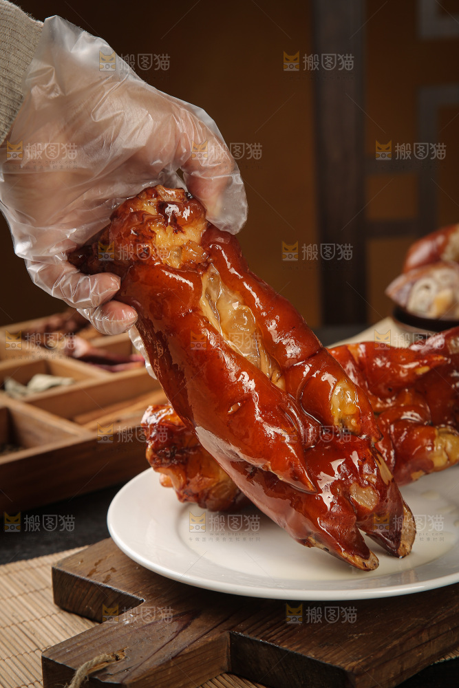 深底的猪蹄