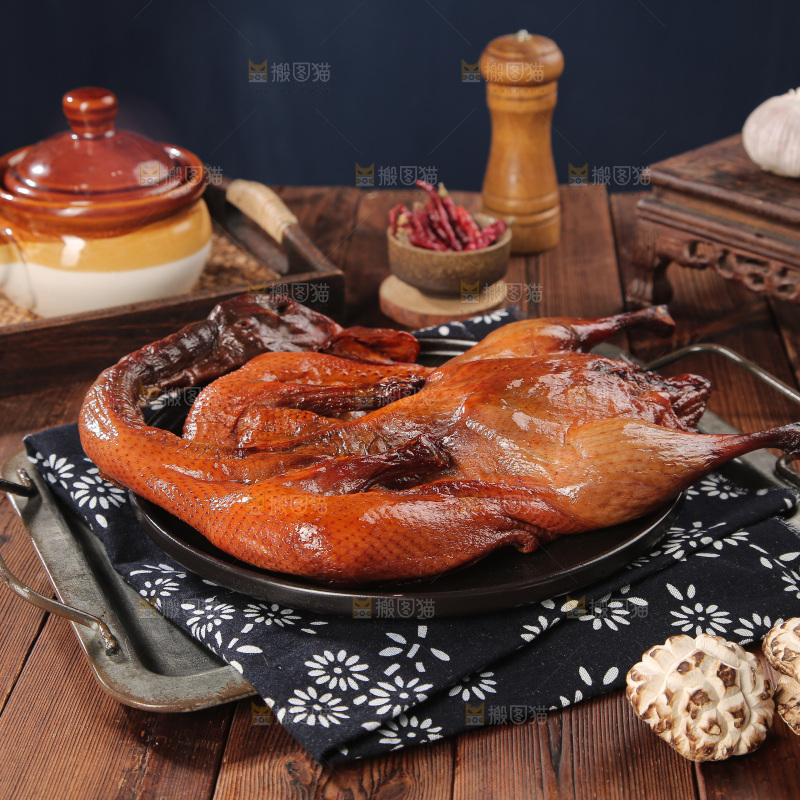 深底上的酱鸭