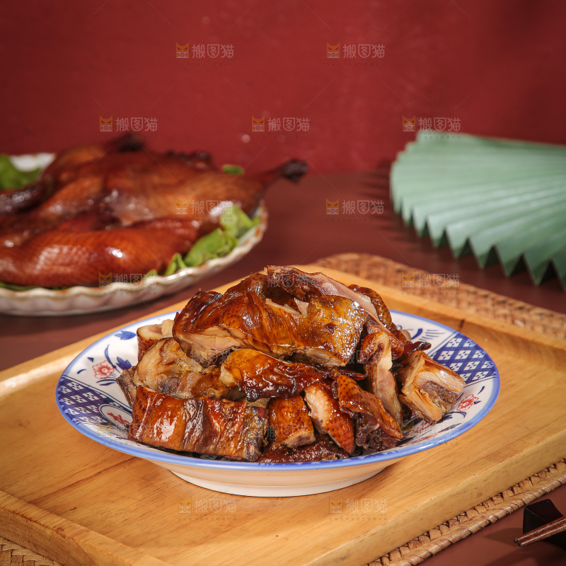深底上的酱鸭
