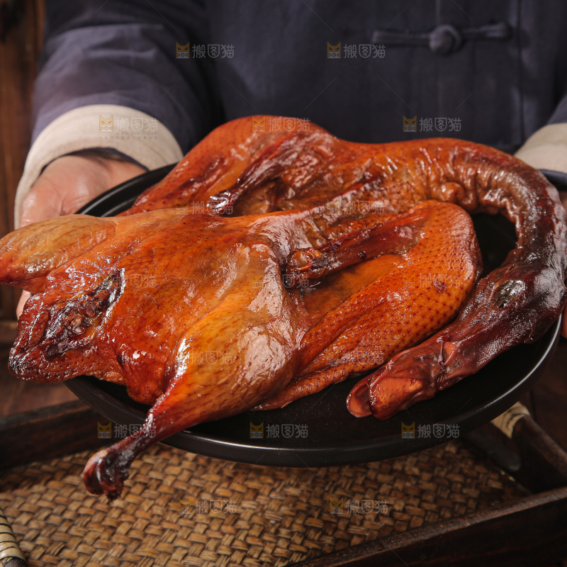 深底上的酱鸭