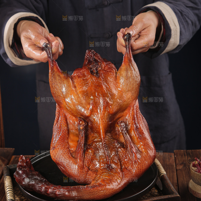 深底上的酱鸭