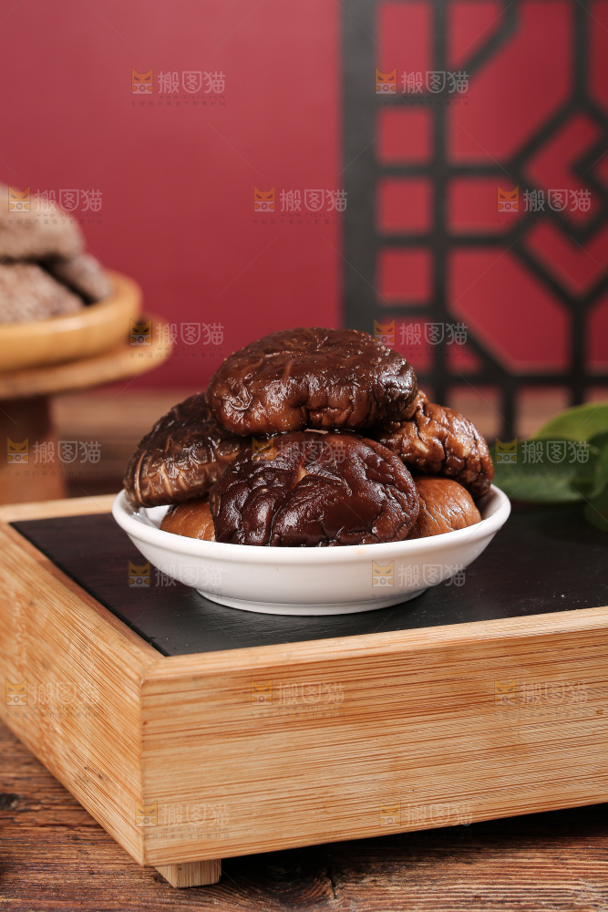 深底上的香菇