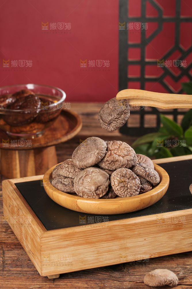深底上的香菇