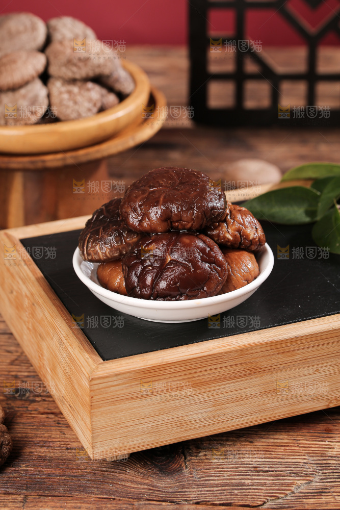 深底上的香菇