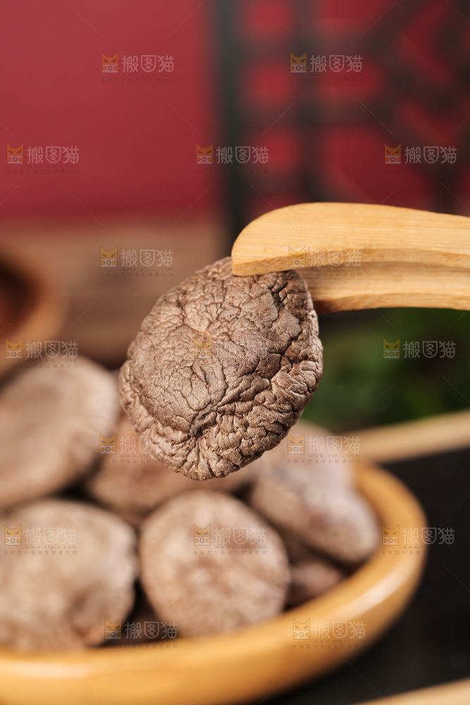 深底上的香菇