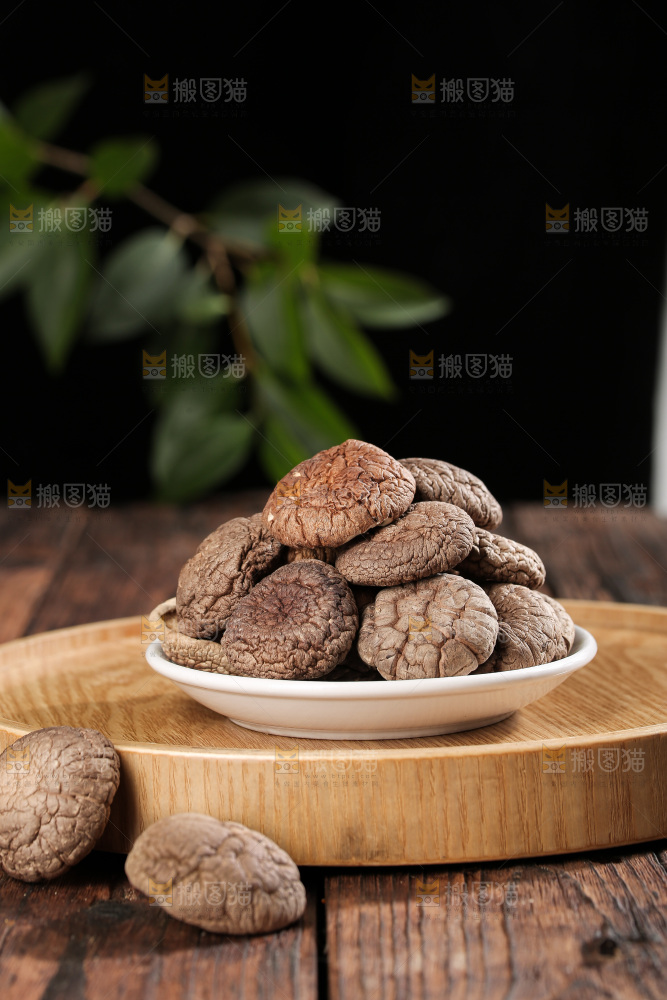 深底上的香菇