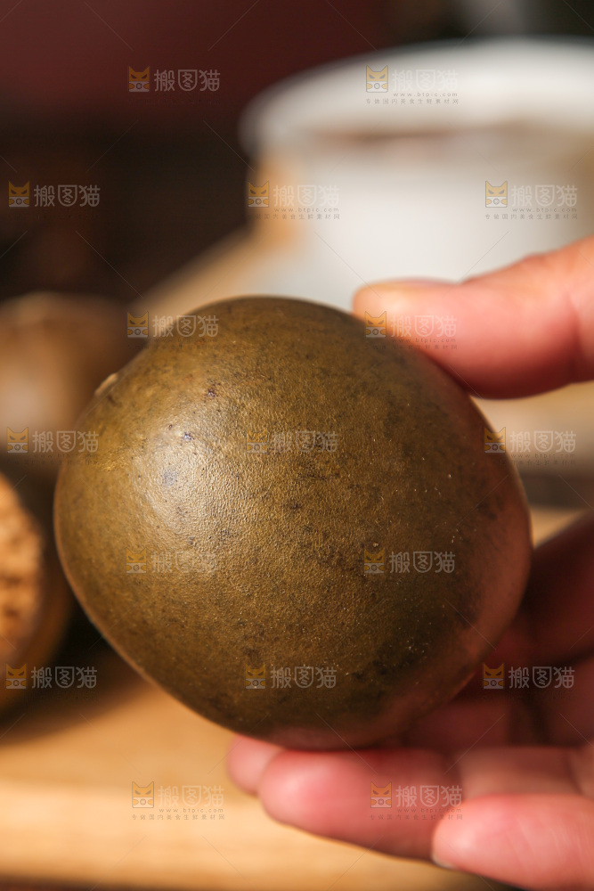 木底上的罗汉果
