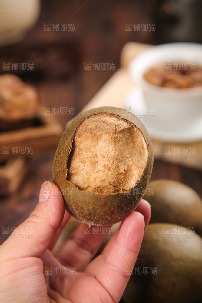 木底上的罗汉果