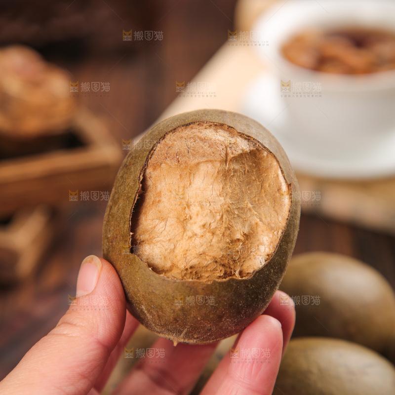 木底上的罗汉果