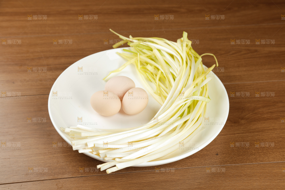 深底上的韭黄