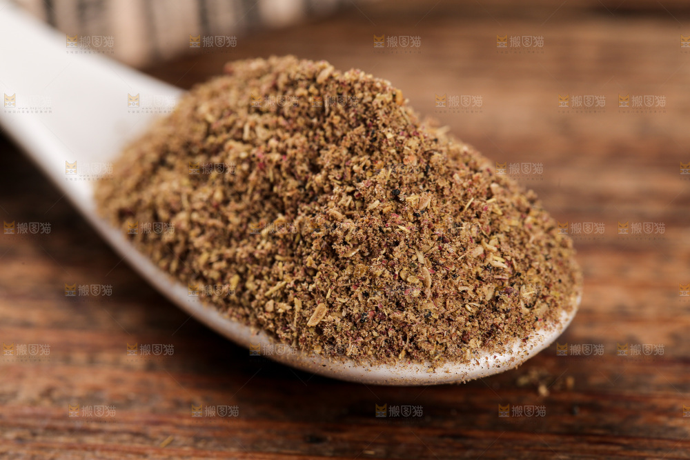 深底上的花椒粉