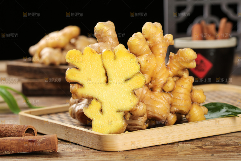深底上的小黄姜