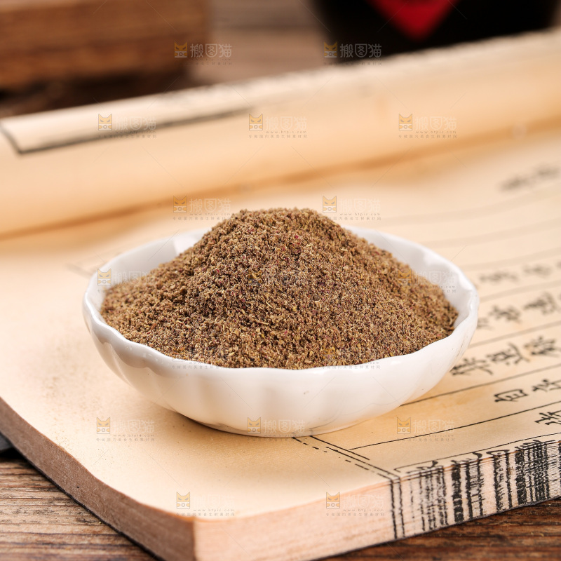 深底上的花椒粉