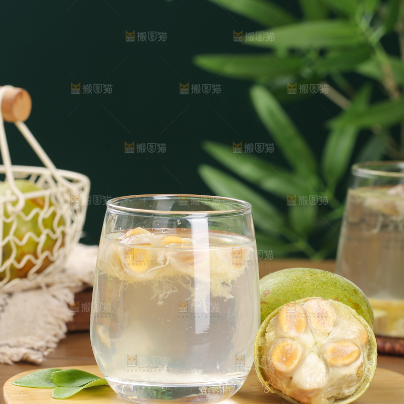 浅底上新鲜罗汉果