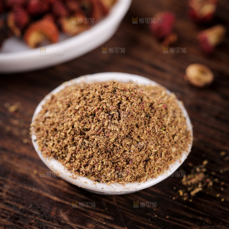 深底上的花椒粉