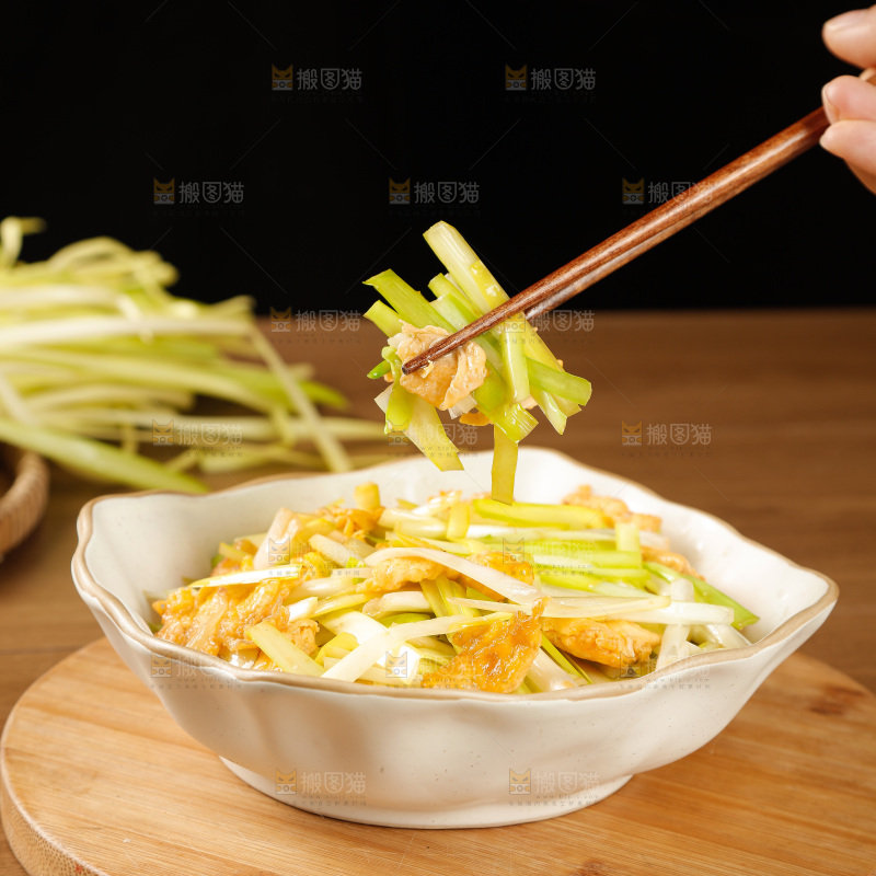 深底上的韭黄