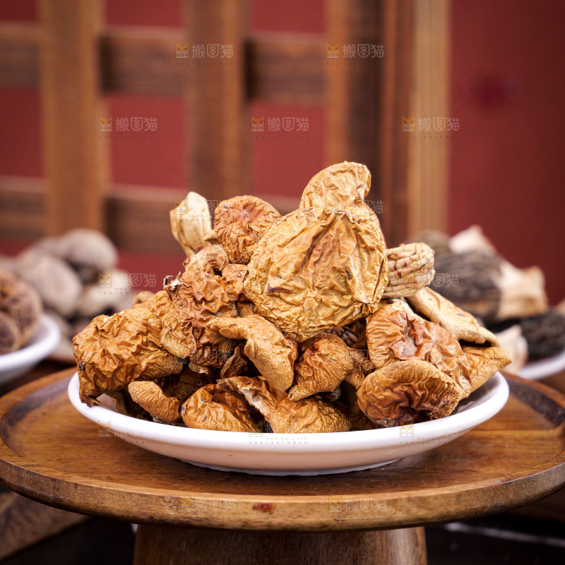 深底上的姬松茸