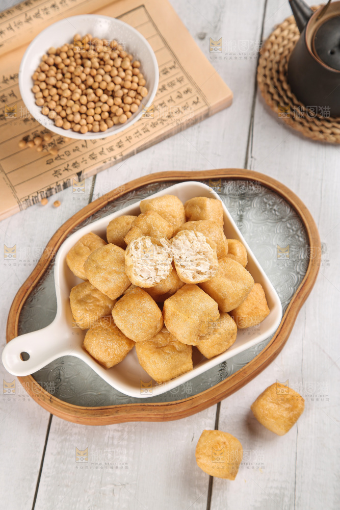 浅底上的油豆泡
