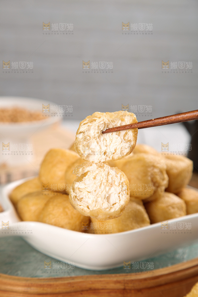 浅底上的油豆泡
