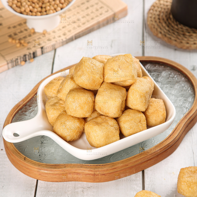 浅底上的油豆泡