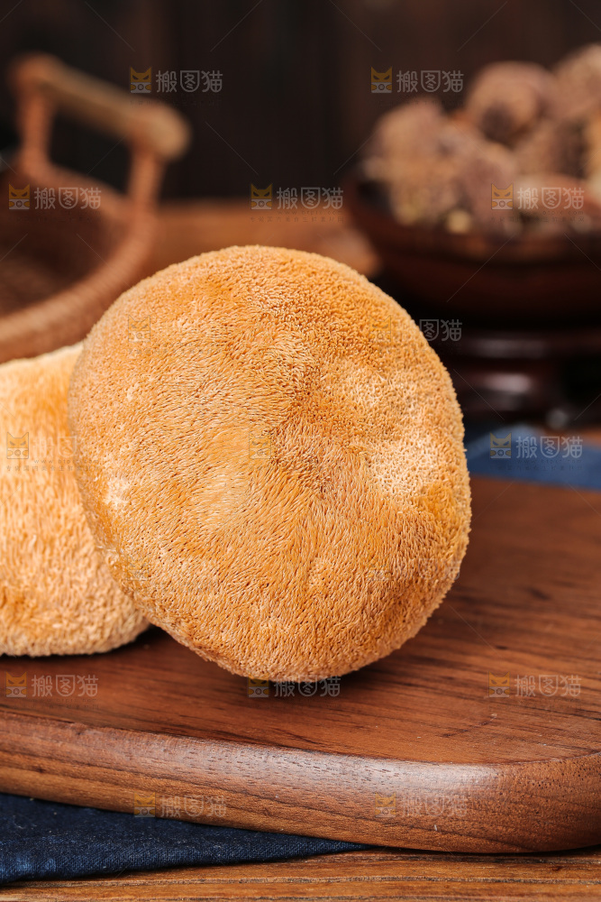 深底上的猴头菇