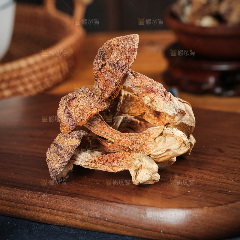 深底上的姬松茸