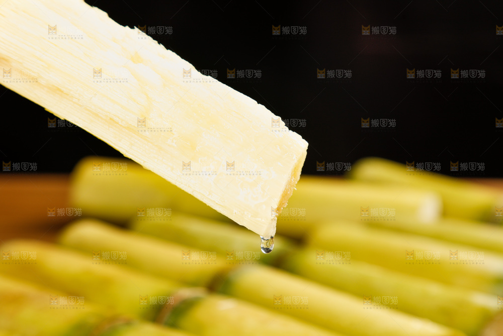 深底上的黄皮甘蔗