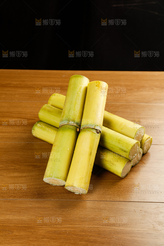 深底上的黄皮甘蔗
