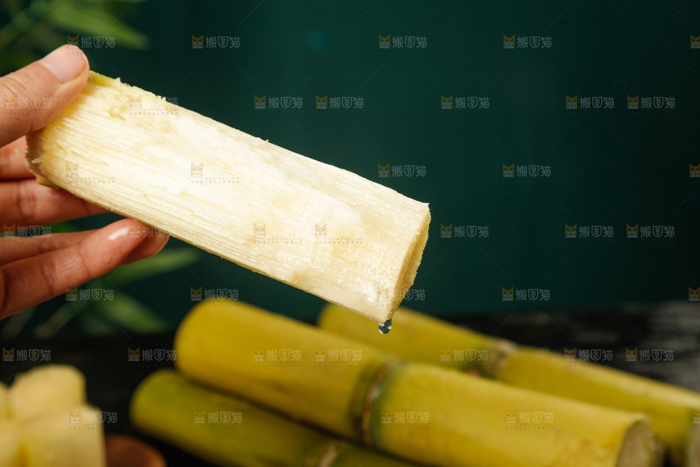 深底上的黄皮甘蔗