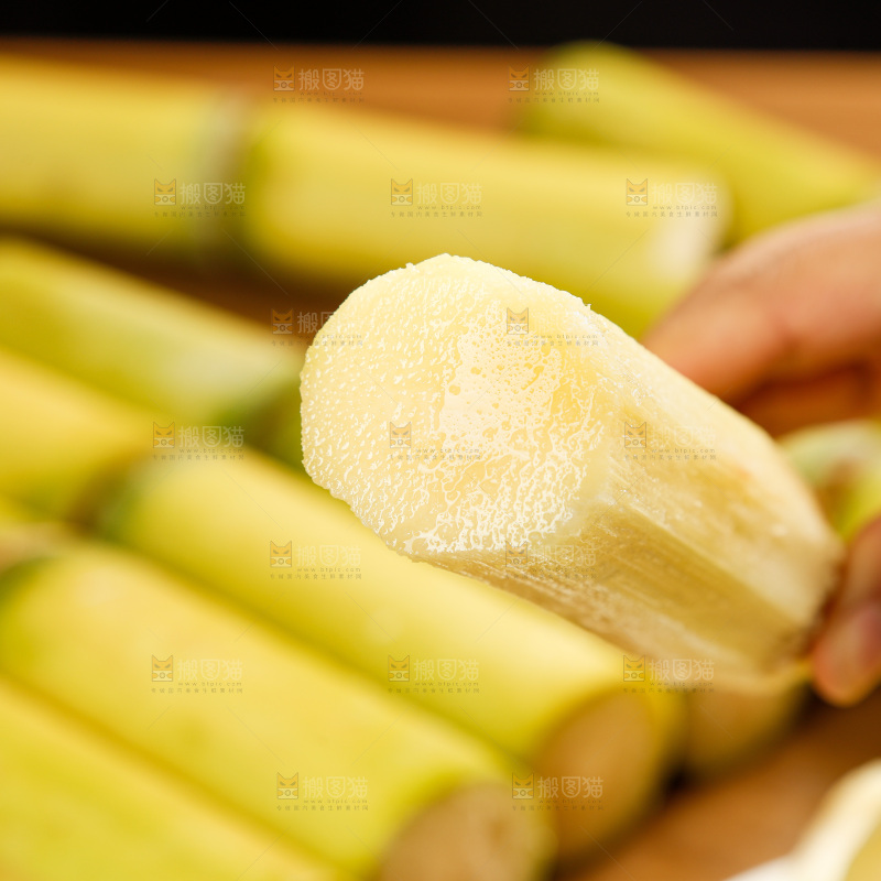 深底上的黄皮甘蔗