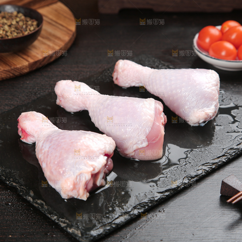 深底上的鸡腿