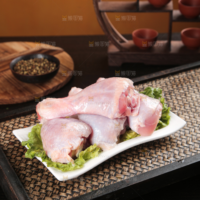 深底上的鸡腿