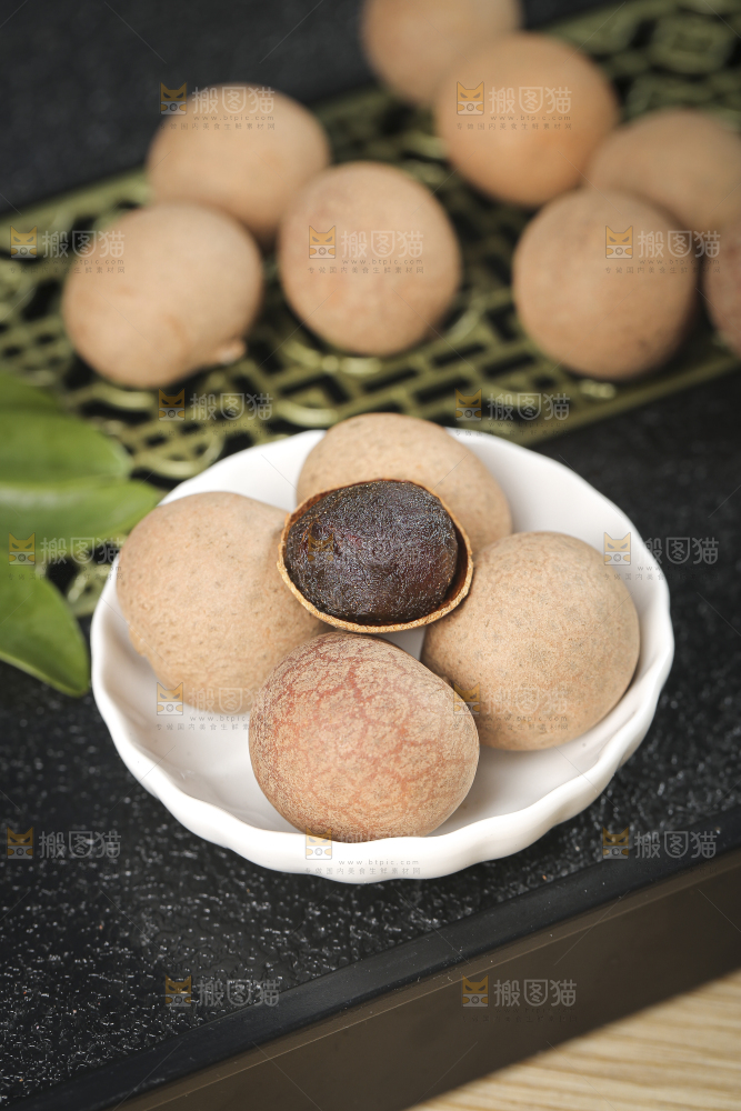 深底上的桂圆干