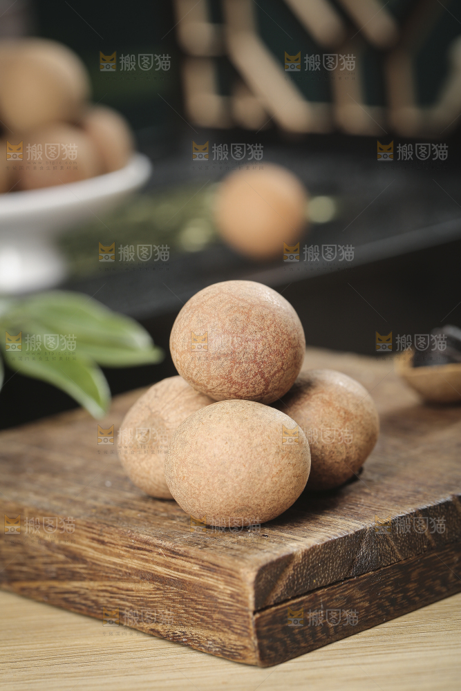 深底上的桂圆干