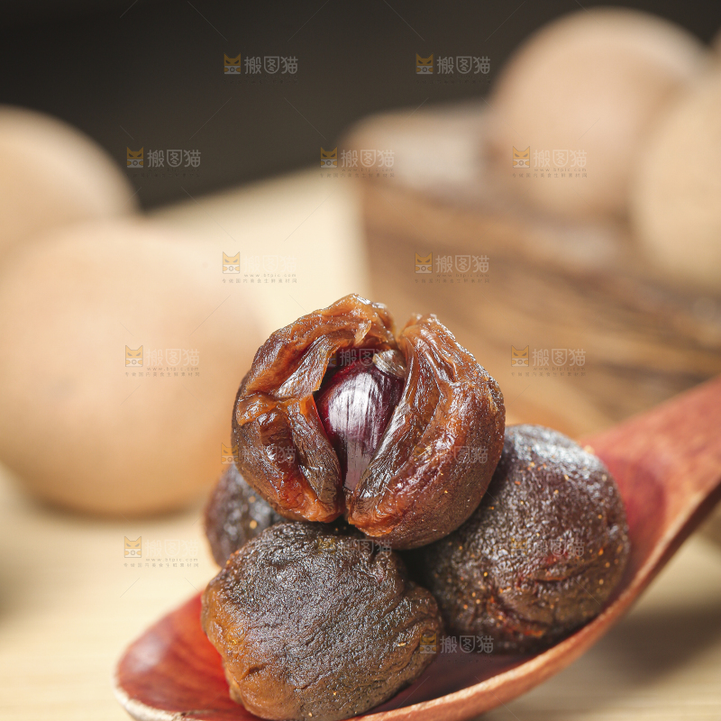深底上的桂圆干
