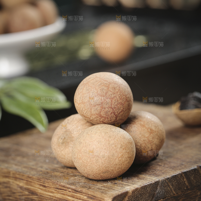 深底上的桂圆干