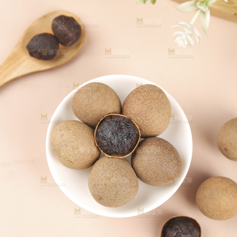浅底上的桂圆干