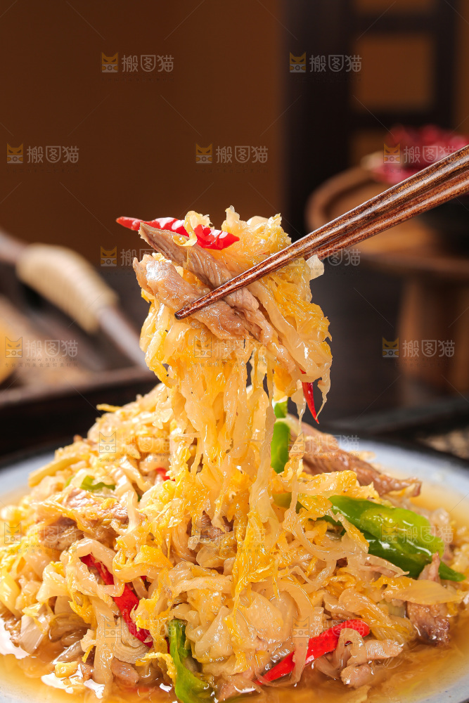 深底上的东北酸菜