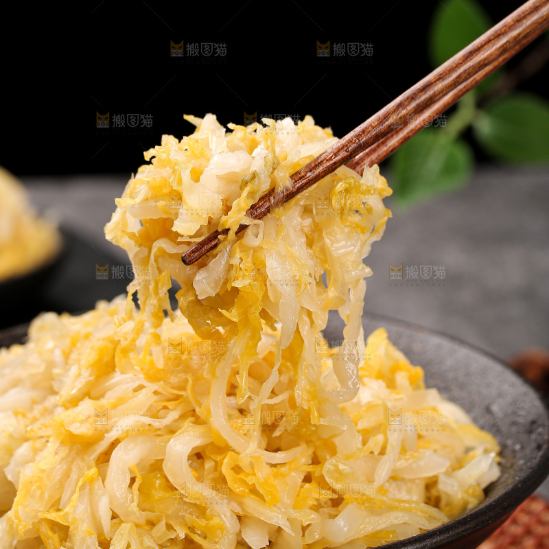 深底上的东北酸菜