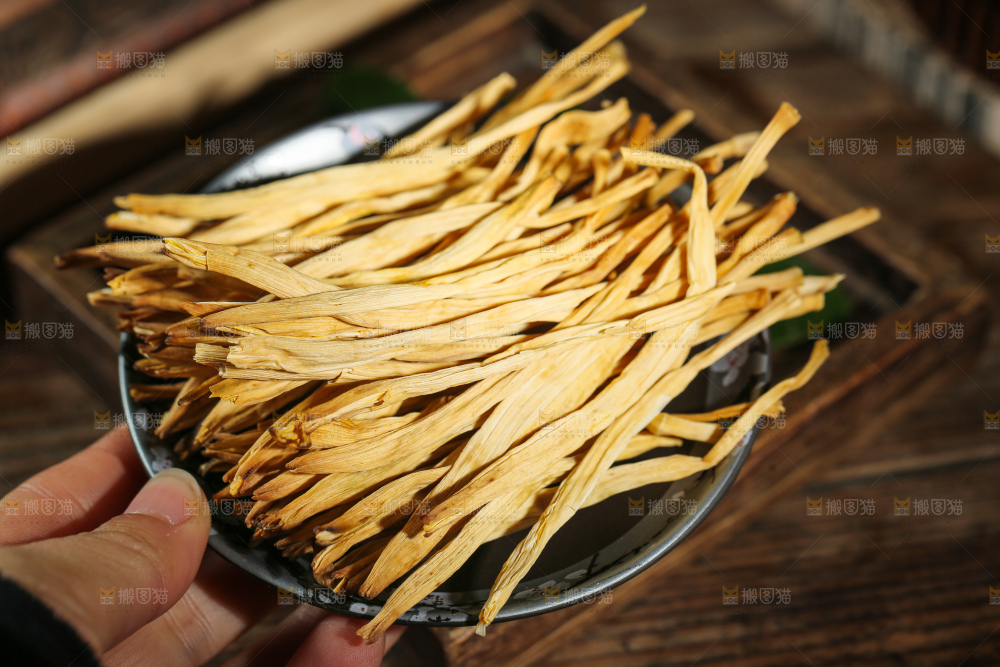 深底上的黄花菜